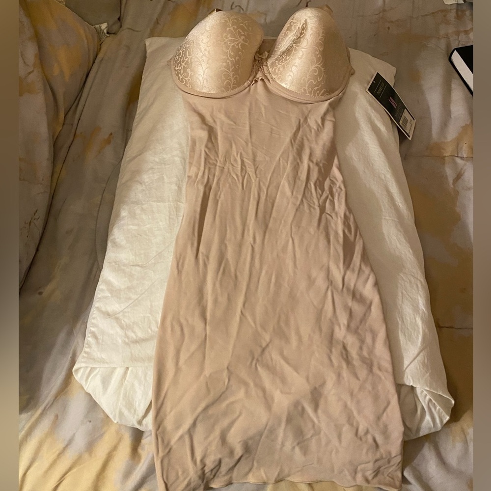 NWT! Shapeeze Tankee Slip, nude.  Size small but C cup for bust.